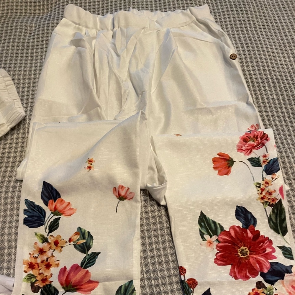 Brand new linen floral embroidered leg pants